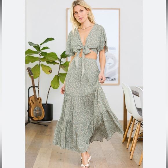 Lulus Sweet and Flirty Sage Green Floral Print Two Piece Crop Top‎ & Skirt XL - Picture 1 of 13